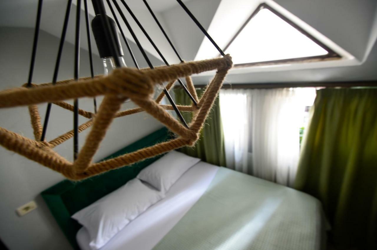 Hotel Niku Тирана Екстериор снимка