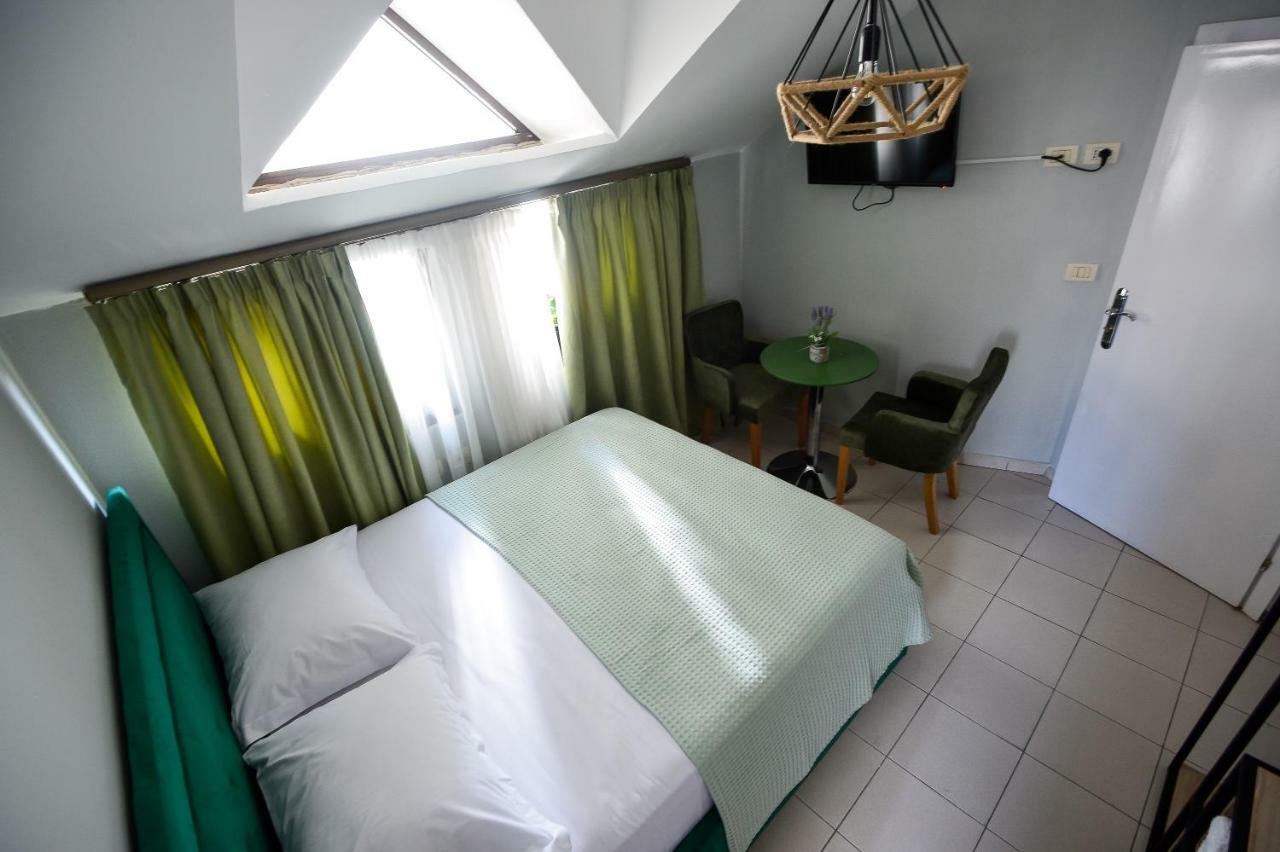 Hotel Niku Тирана Екстериор снимка