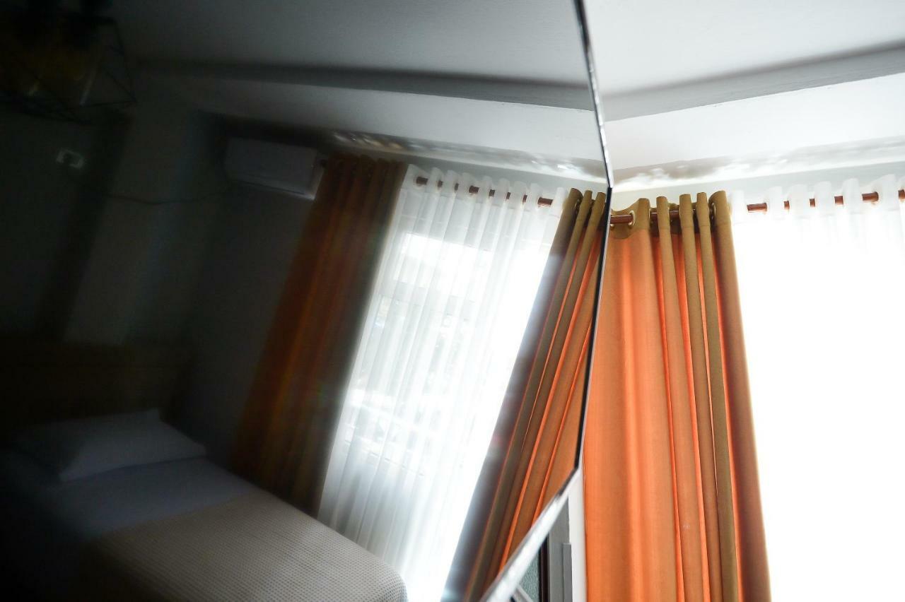 Hotel Niku Тирана Екстериор снимка