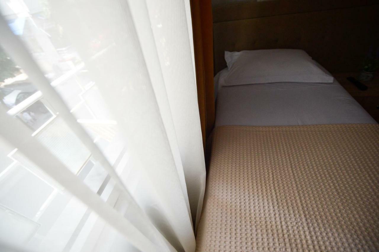 Hotel Niku Тирана Екстериор снимка